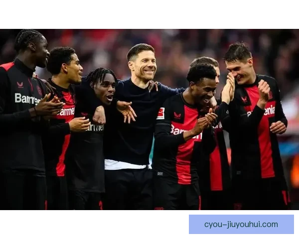 哈维·阿隆索获誉为德甲赛场现代战术大师 引领勒沃库森崛起